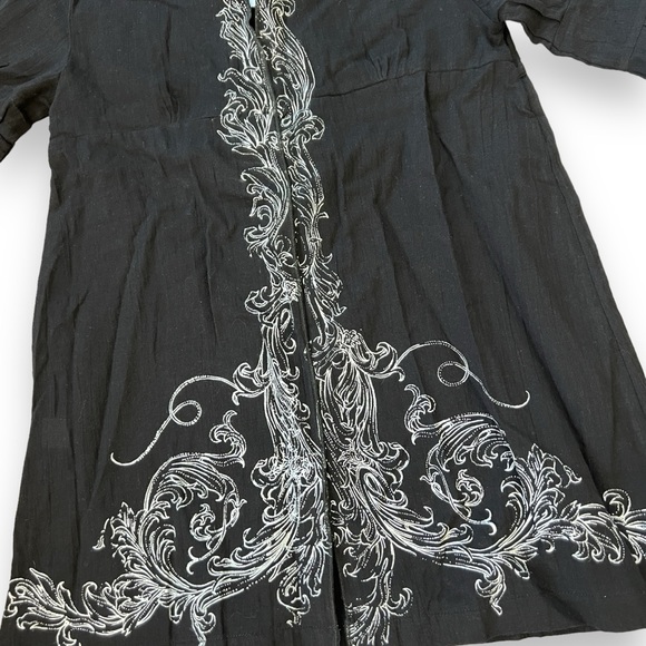 Women’s Black Tunic with White Embroidery Short Sleeve Open Front Size Small - Picture 2 of 7